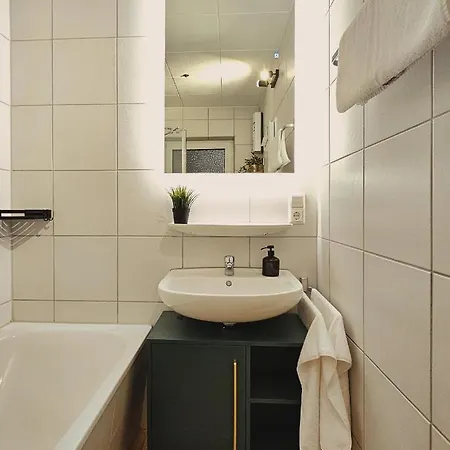 Modern & Comfortable Business Stuttgart - Wlan, 4k Tv, Kueche, Waschmaschine, Balkon * Korntal-Münchingen